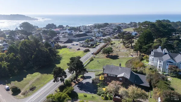 $1,850,000 | 44920 Little Lake Road, Mendocino, CA 95460