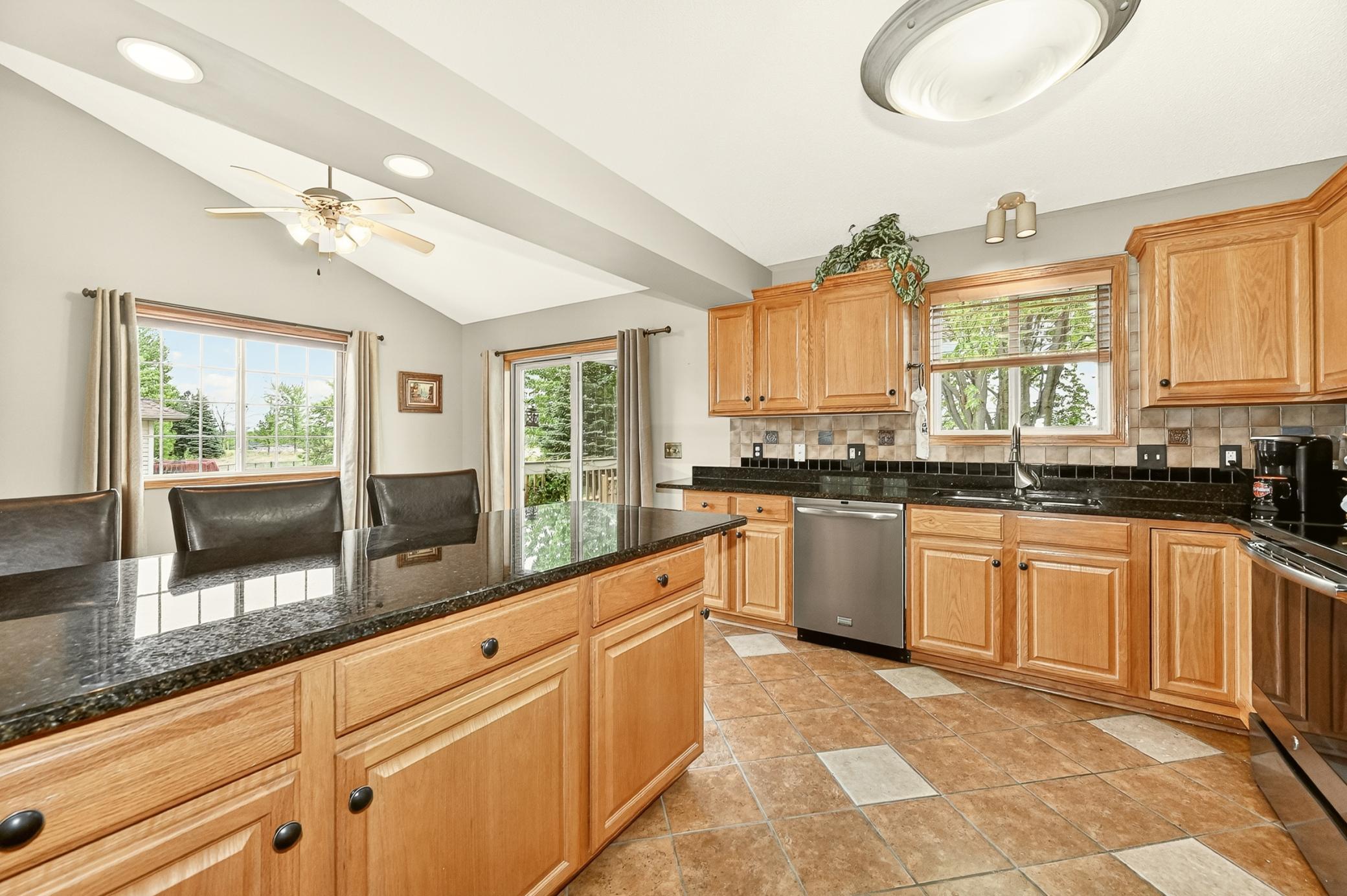 2516 Colleen Lane Northeast Rochester, MN 55906 - Photo 17 of 39