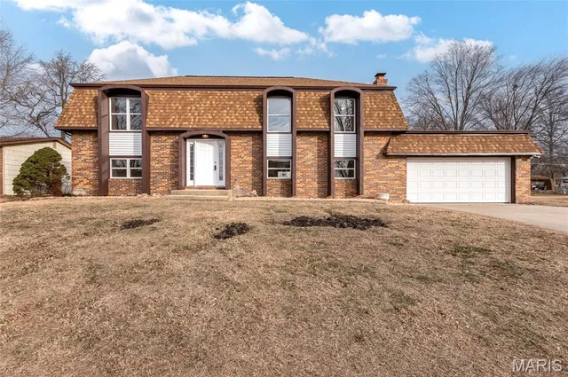 $310,000 | 129 Toulon Court, Fairview Heights, IL 62208