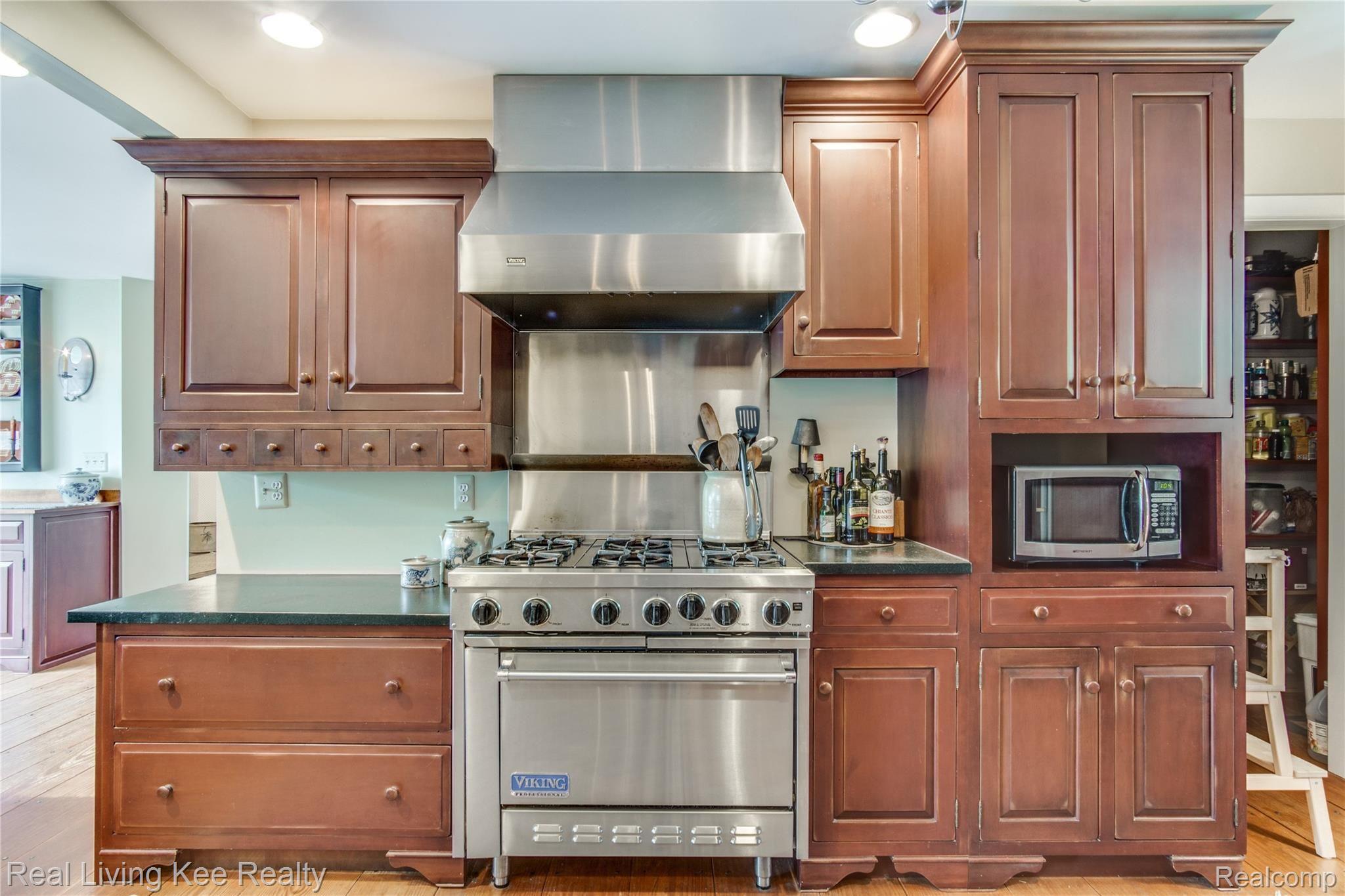 960 East Tienken Road Rochester, MI 48306 - Photo 18 of 56 Interiors 29.jpg
