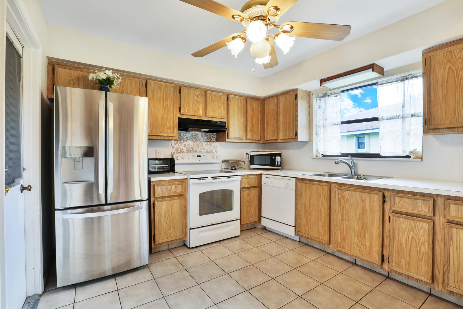 9825 Walnut Tree Way, Unit B Boynton Beach, FL 33436 - Photo 8 of 21 11_Image_11_mls