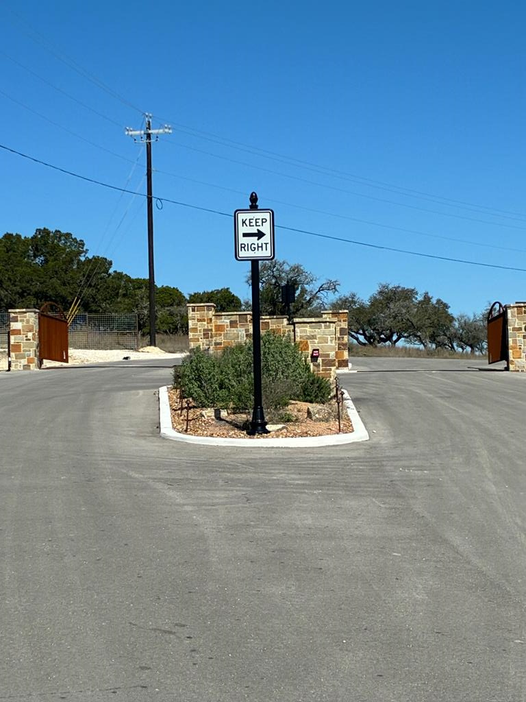 104 Northwest Fm 470 Bandera, TX 78003 - Photo 1 of 5 Main View