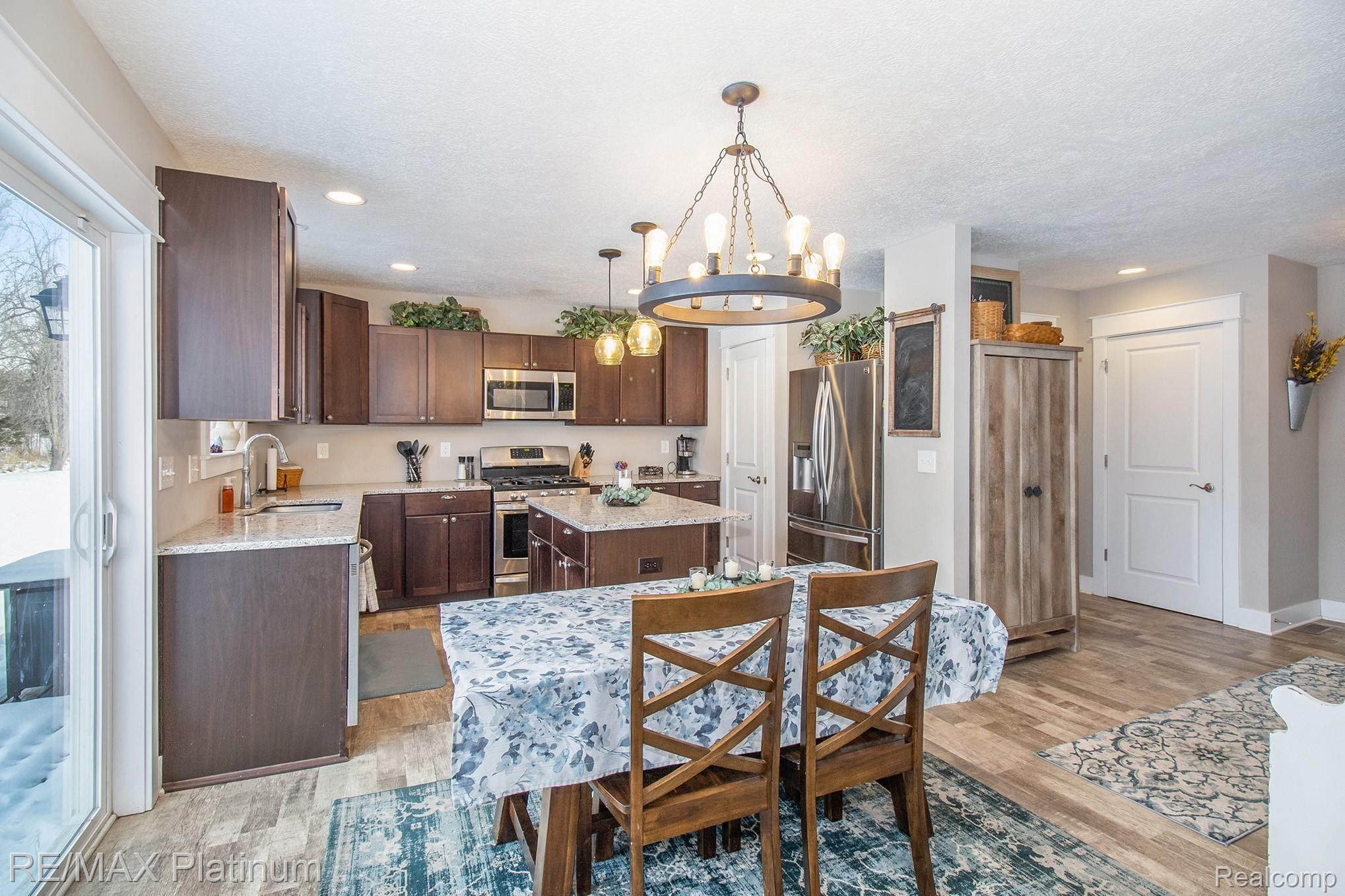 2501 Gilbert Road Lansing, MI 48911 - Photo 6 of 38 12.jpg