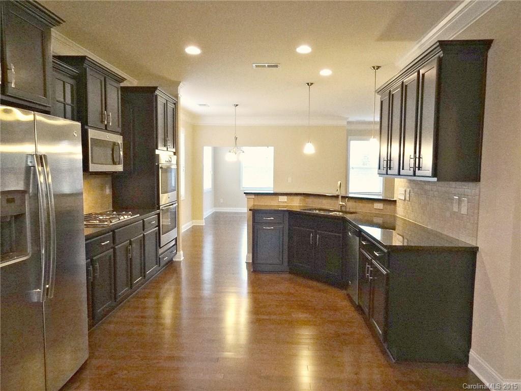 9234 Inverness Bay Road Charlotte, NC 28278 - Photo 5 of 24 Gallery Image 5