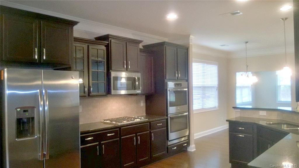 9234 Inverness Bay Road Charlotte, NC 28278 - Photo 6 of 24 Gallery Image 6