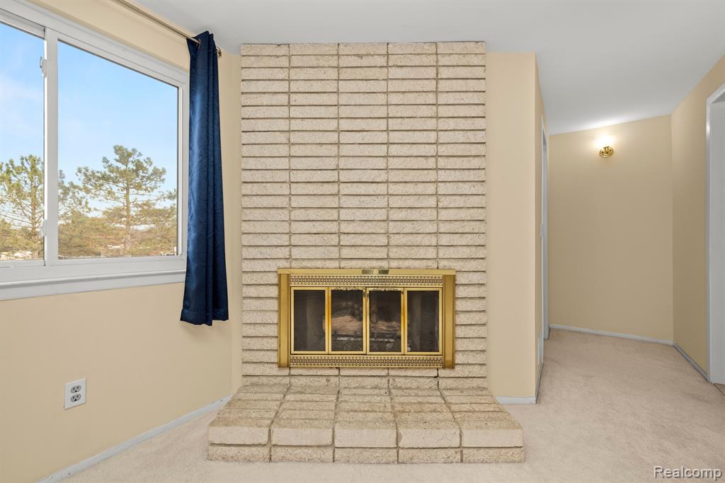 694 Tennyson Rochester Hills, MI 48307 - Photo 17 of 28