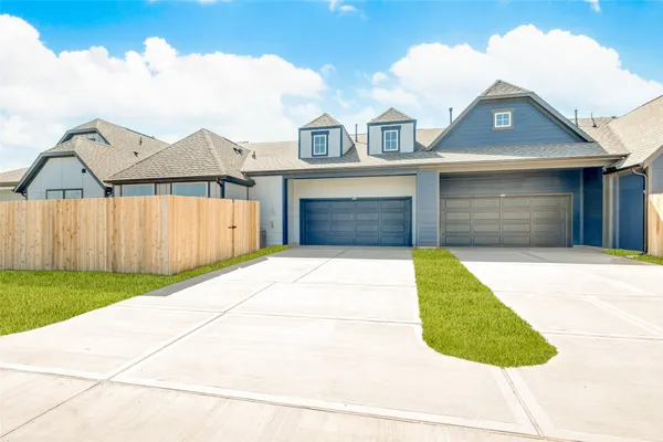 $299,900 | 409 Legacy Point Drive, Unit B, Sealy, TX 77474