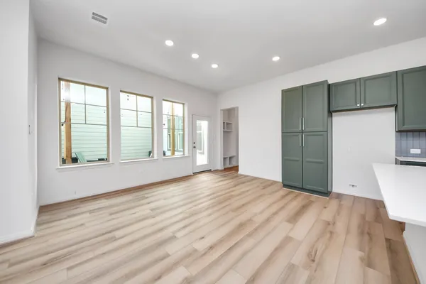 $299,900 | 409 Legacy Point Drive, Unit B, Sealy, TX 77474