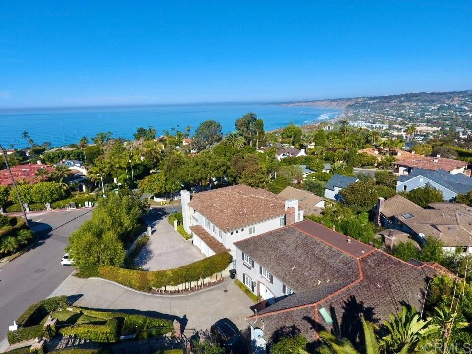 7695 Hillside Drive La Jolla, CA 92037 - Photo 2 of 39