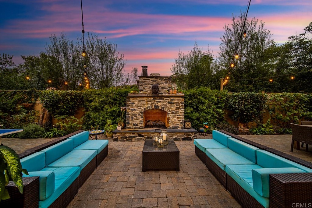 7695 Hillside Drive La Jolla, CA 92037 - Photo 4 of 39