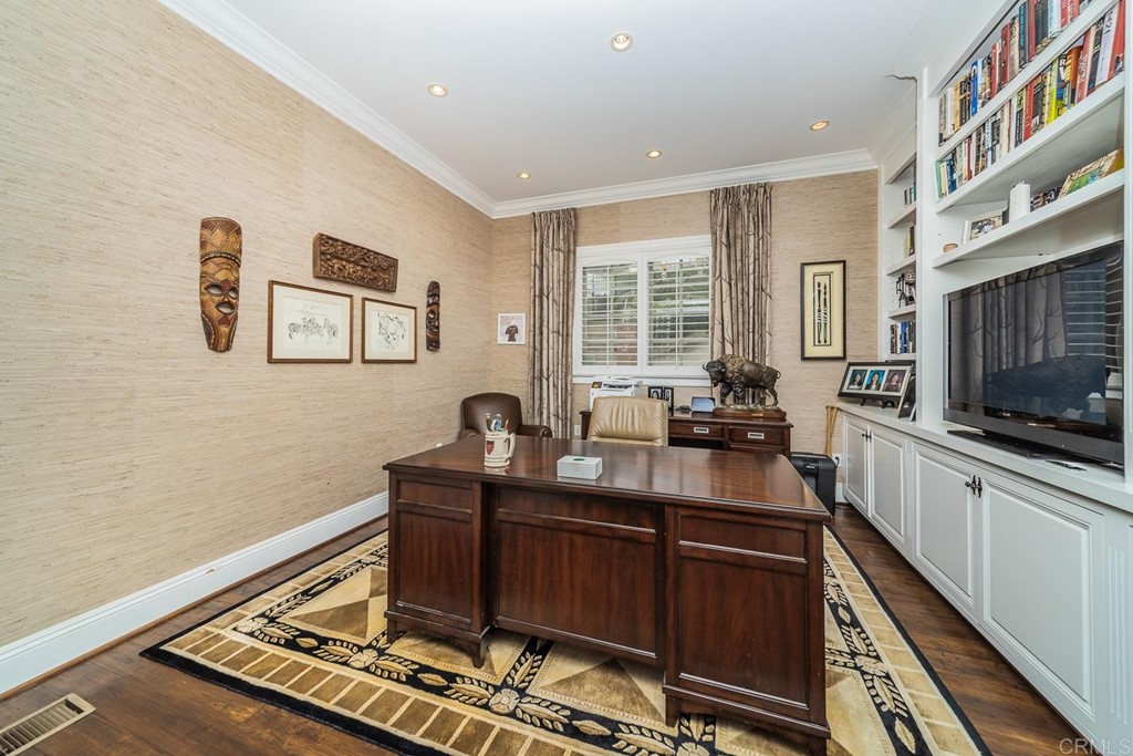 7695 Hillside Drive La Jolla, CA 92037 - Photo 35 of 39