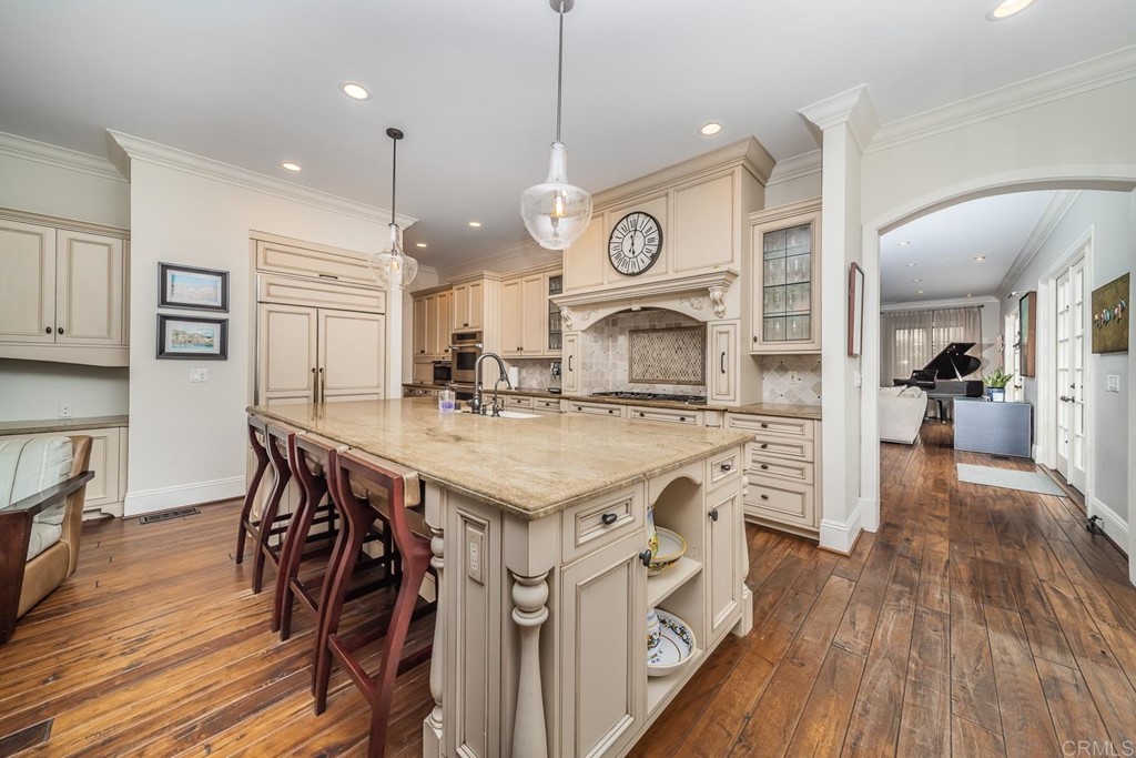 7695 Hillside Drive La Jolla, CA 92037 - Photo 5 of 39