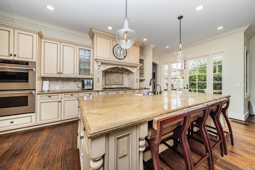 7695 Hillside Drive La Jolla, CA 92037 - Photo 8 of 39