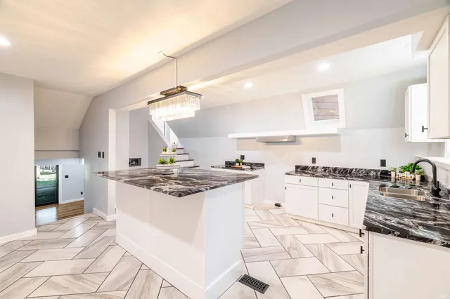 $729,000 | 123 Empire Lane, Bedford, IN 47421