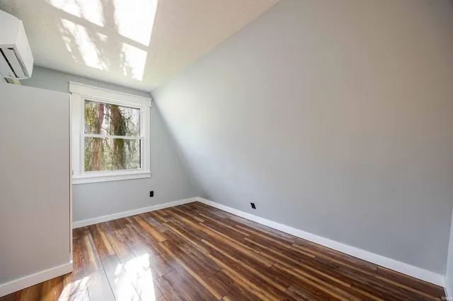 $729,000 | 123 Empire Lane, Bedford, IN 47421