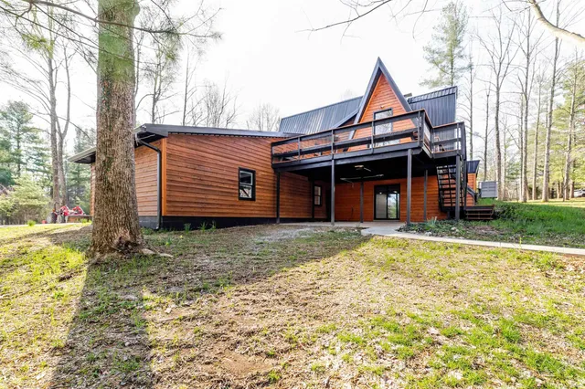 $729,000 | 123 Empire Lane, Bedford, IN 47421