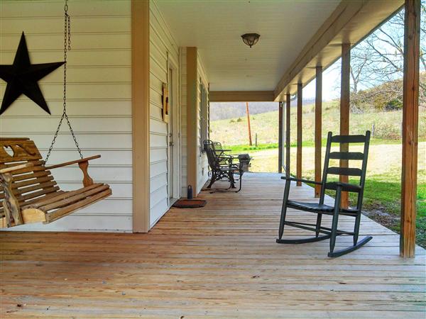 890 Buffalo Road Buchanan, VA 24066 - Photo 24 of 28 890buffaloroad_53_46059_S