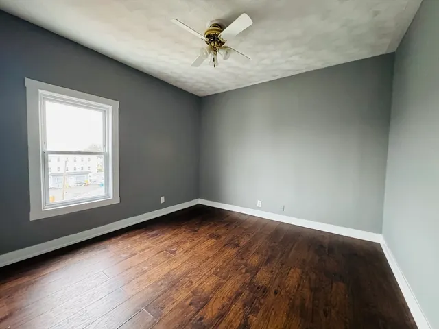 $2,000 | 166 Bradford Avenue, Unit 3, Fall River, MA 02721