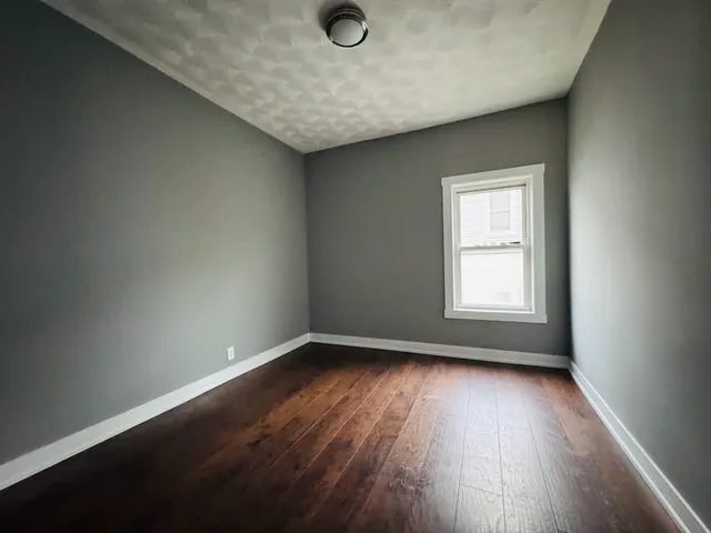 $2,000 | 166 Bradford Avenue, Unit 3, Fall River, MA 02721