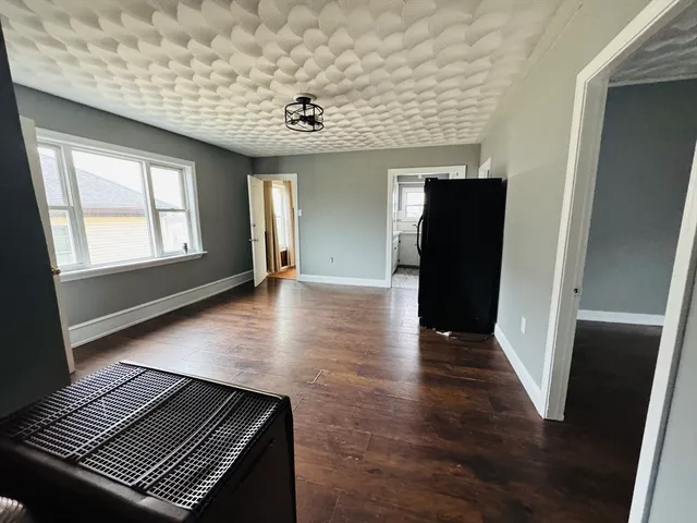 $2,000 | 166 Bradford Avenue, Unit 3, Fall River, MA 02721