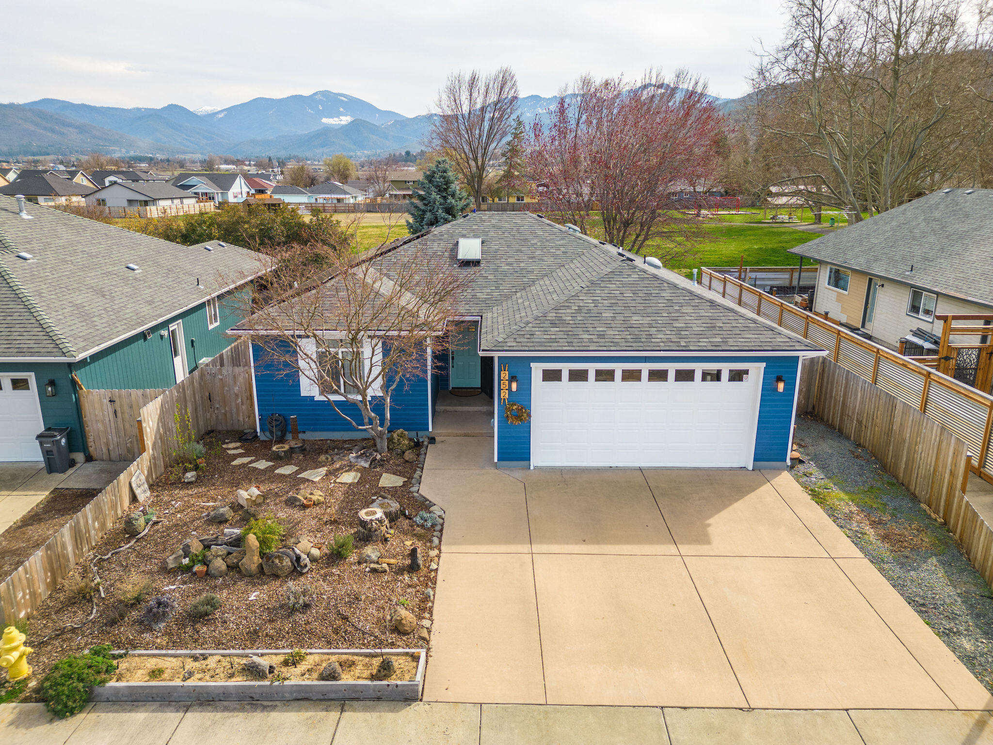 252 Jared Court Phoenix, OR 97535 - Photo 1 of 60 HD-45