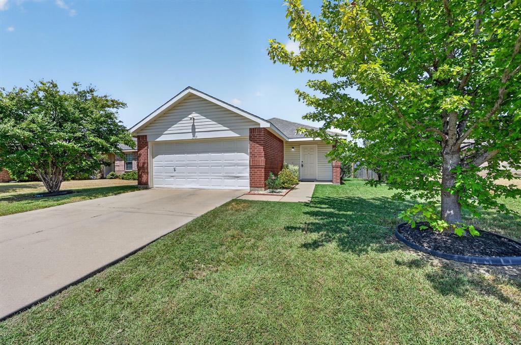 1509 Castle Ridge Road Fort Worth, TX 76140 - Photo 2 of 23 Gallery Image 2