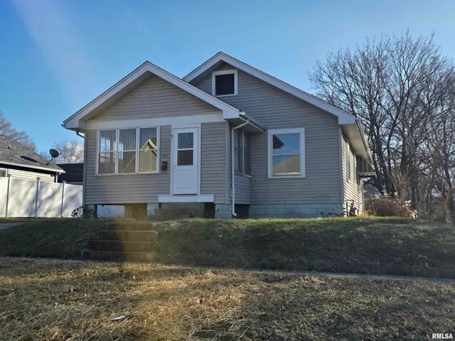 $94,900 | 1022 Market Street, Pekin, IL 61554