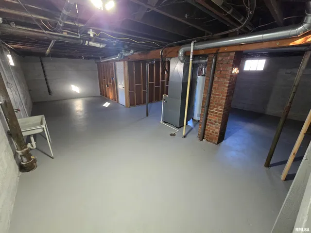 $94,900 | 1022 Market Street, Pekin, IL 61554