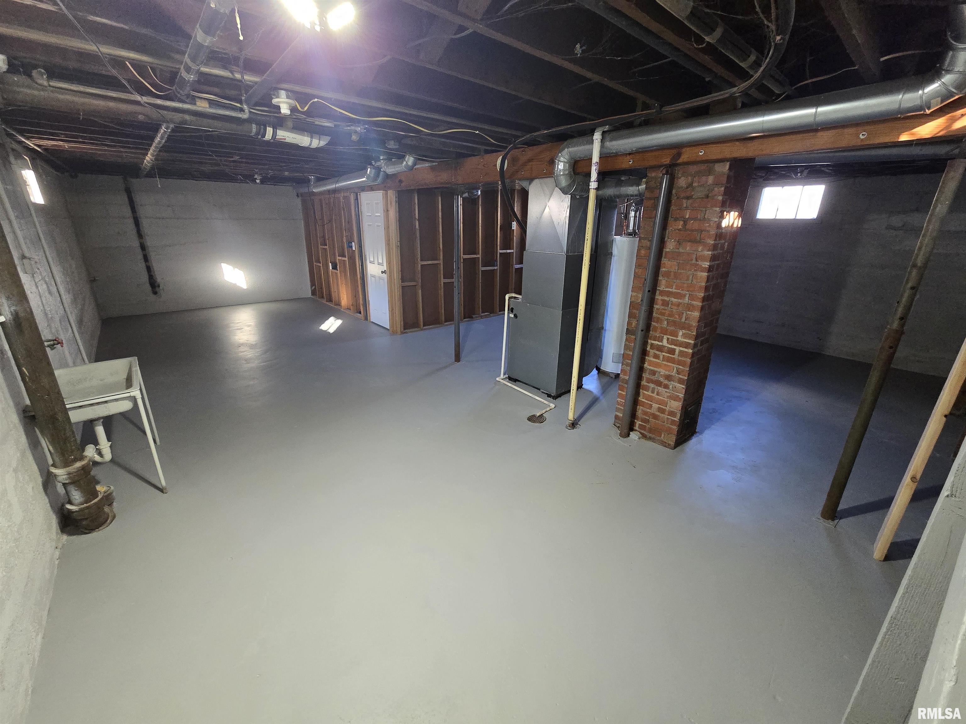 1022 Market Street Pekin, IL 61554 - Photo 12 of 17