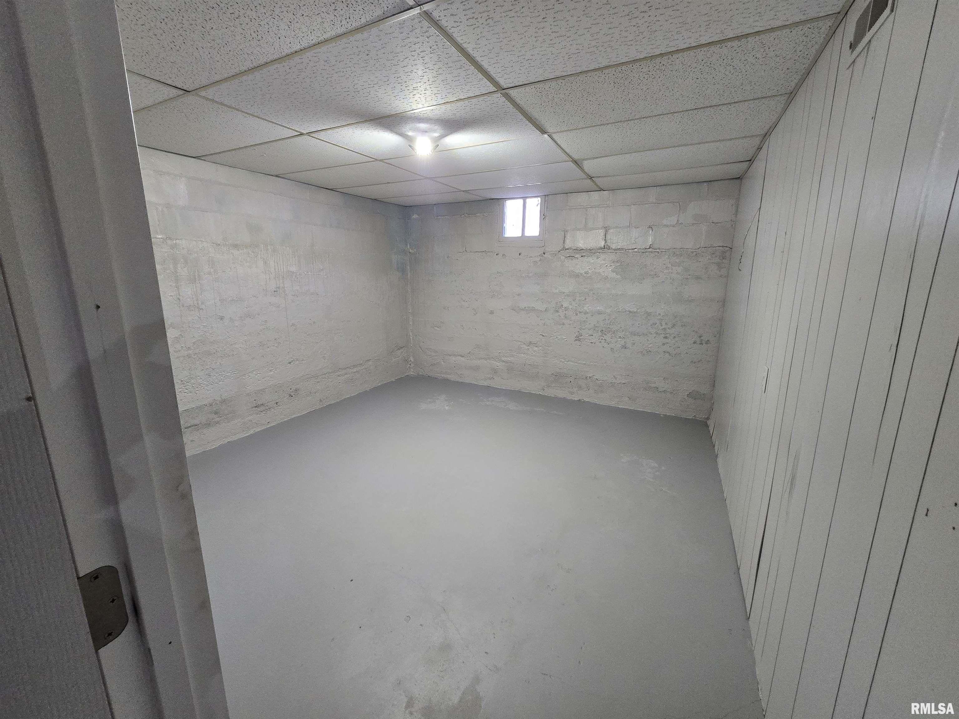 1022 Market Street Pekin, IL 61554 - Photo 13 of 17