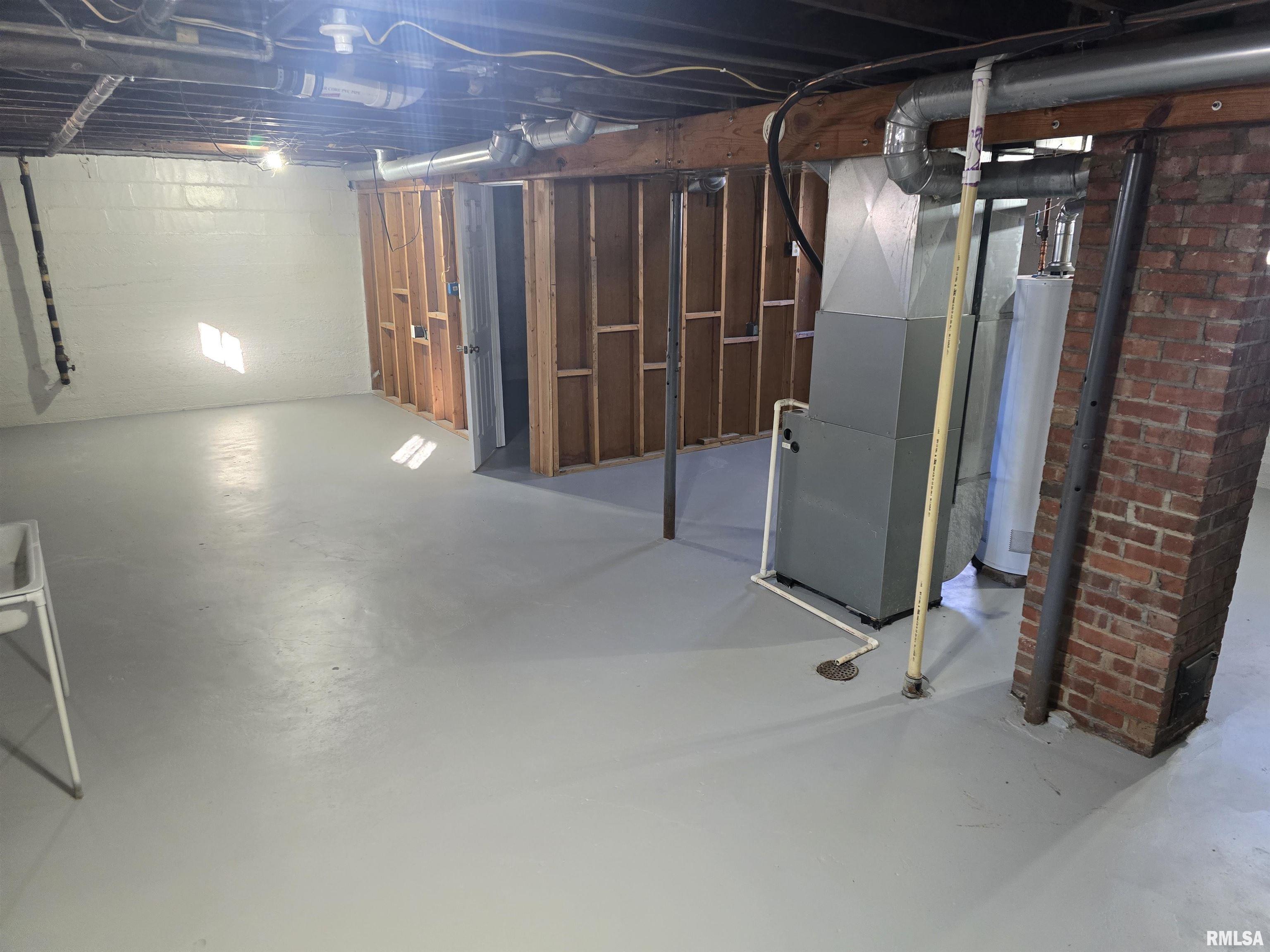 1022 Market Street Pekin, IL 61554 - Photo 15 of 17