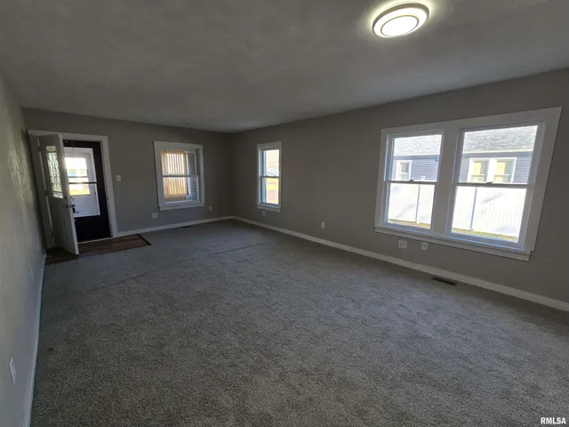 $94,900 | 1022 Market Street, Pekin, IL 61554