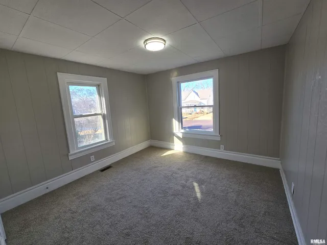 $94,900 | 1022 Market Street, Pekin, IL 61554