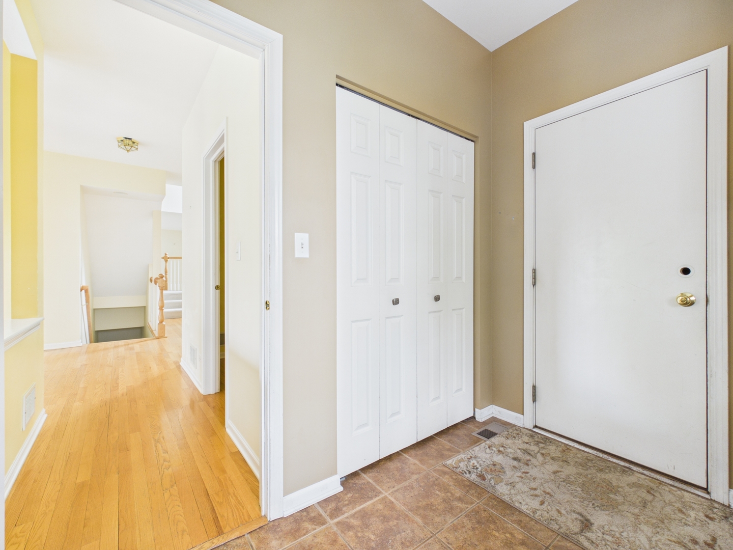 7486 Abbey Road Gurnee, IL 60031 - Photo 19 of 35 a view of a bathroom with a tub and shower