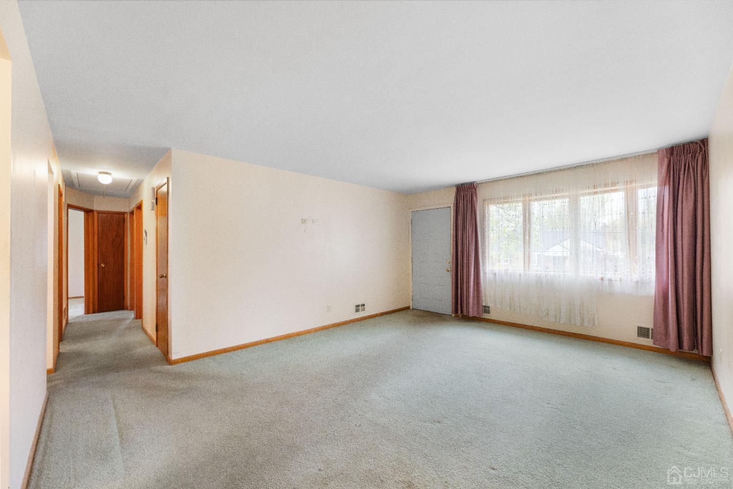 25 Oxford Road Colonia, NJ 07067 - Photo 11 of 26 Gallery Image 11