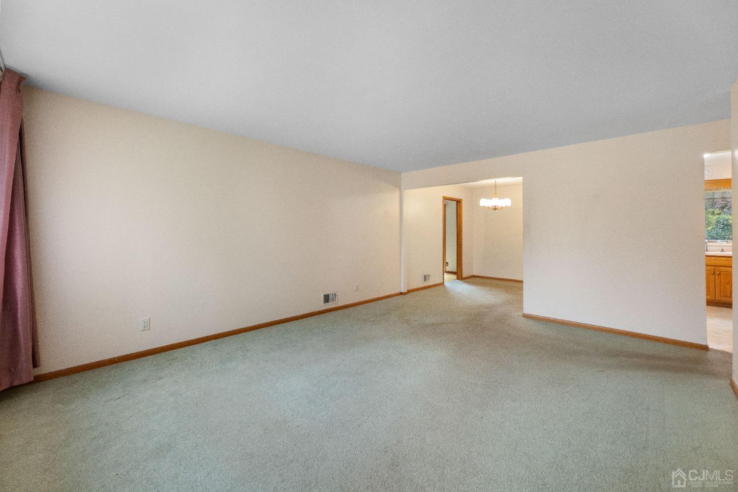 25 Oxford Road Colonia, NJ 07067 - Photo 14 of 26 Gallery Image 14