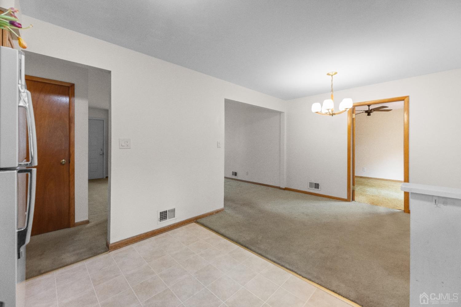 25 Oxford Road Colonia, NJ 07067 - Photo 16 of 26 Gallery Image 16