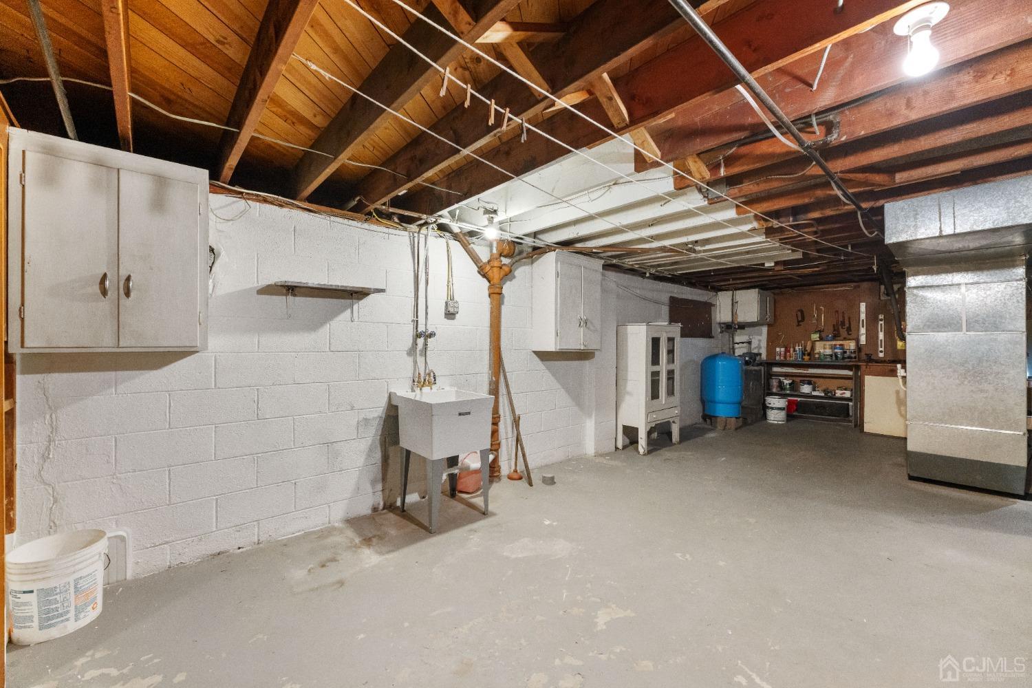 25 Oxford Road Colonia, NJ 07067 - Photo 26 of 26 Gallery Image 26