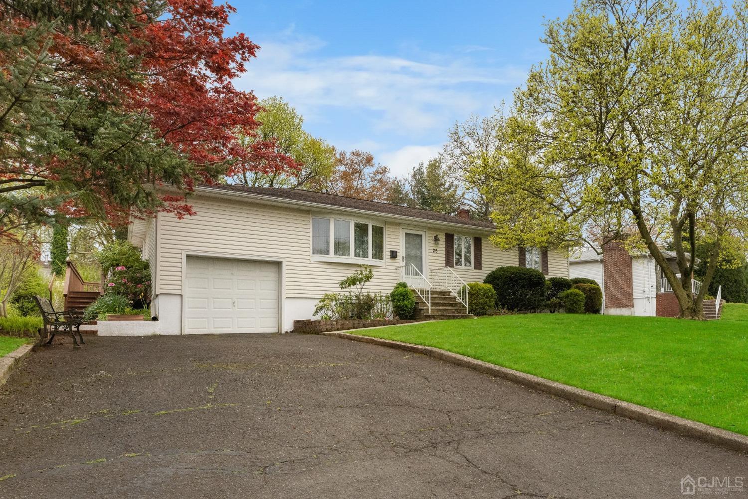 25 Oxford Road Colonia, NJ 07067 - Photo 3 of 26 Gallery Image 3