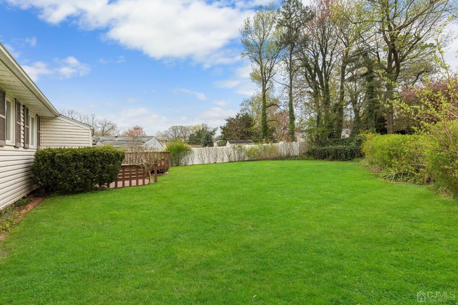 25 Oxford Road Colonia, NJ 07067 - Photo 9 of 26 Gallery Image 9
