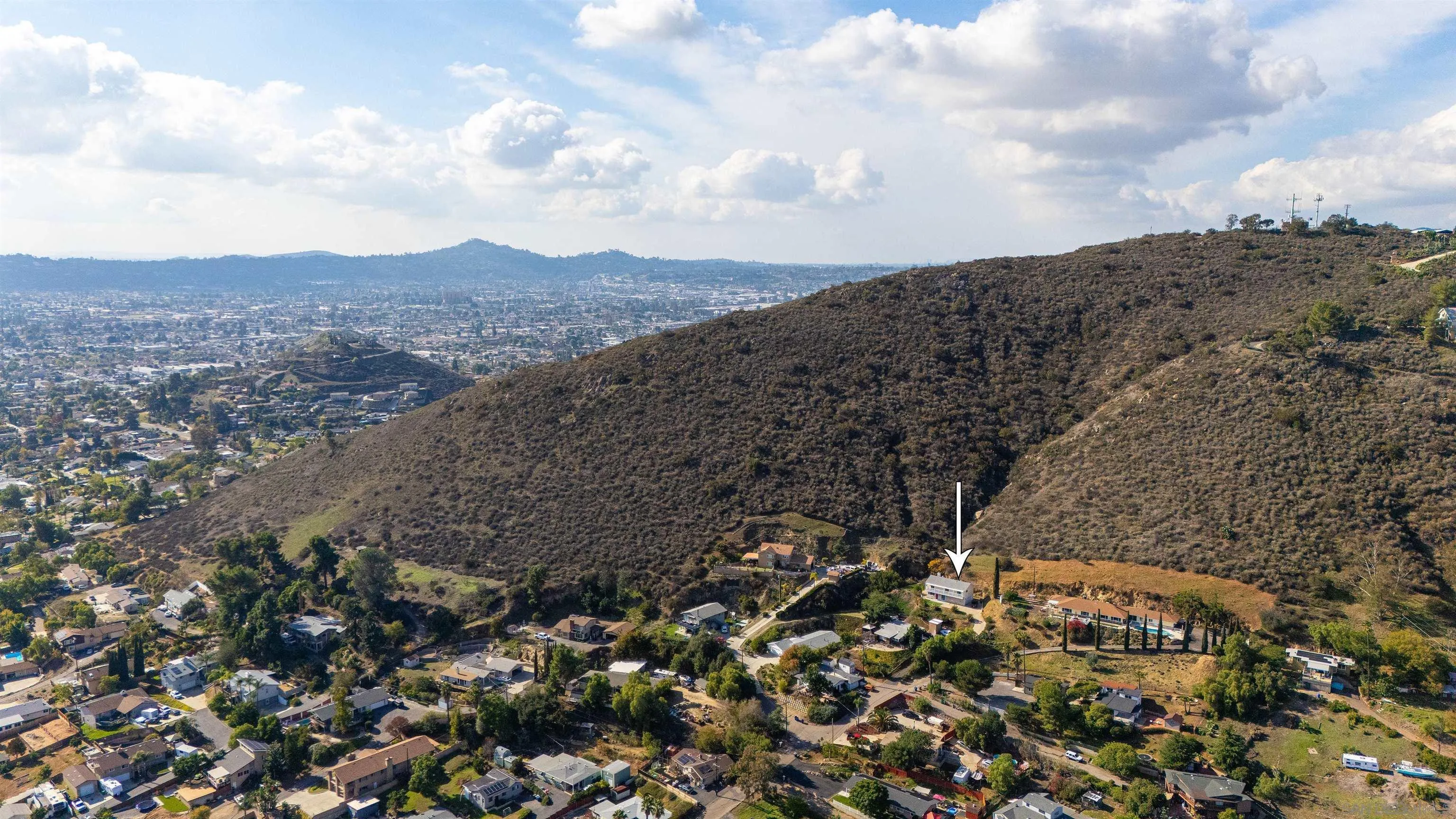 11817 Altadena Road Lakeside, CA 92040 - Photo 5 of 7 a view of a dry yard