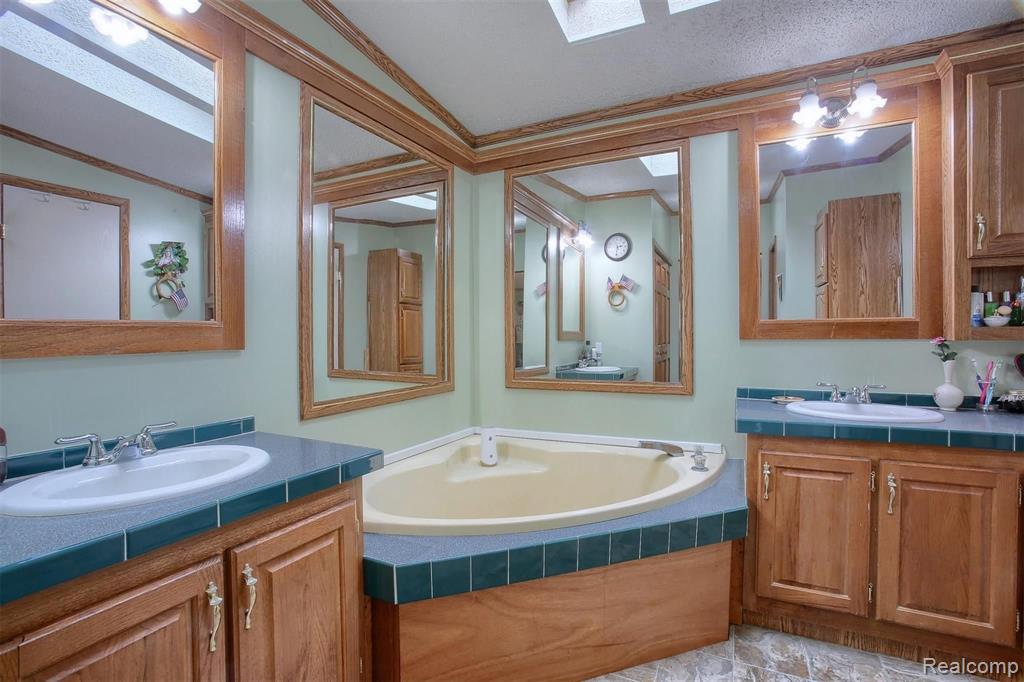 1210 Clark Road Lapeer, MI 48446 - Photo 21 of 32
