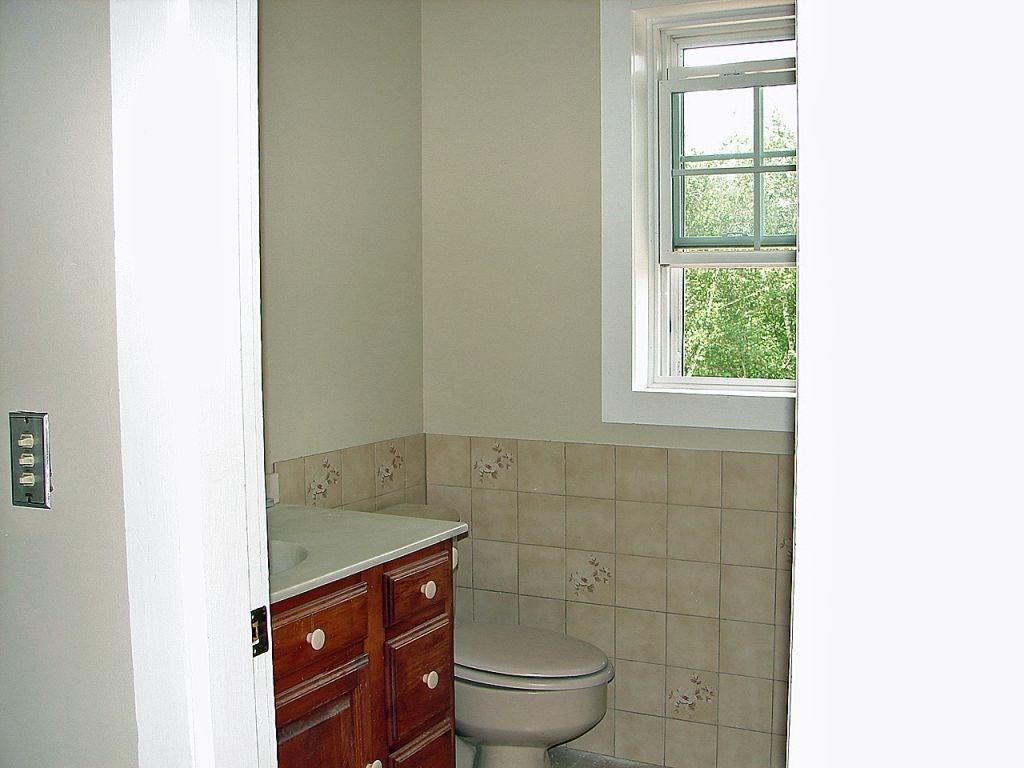 2 Thomas Road York, ME 03909 - Photo 13 of 22 Upstairs full bath.