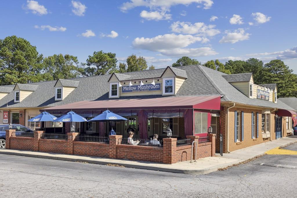 4972 Vermack Road Atlanta, GA 30338 - Photo 42 of 46 a view of a cafe with sitting area