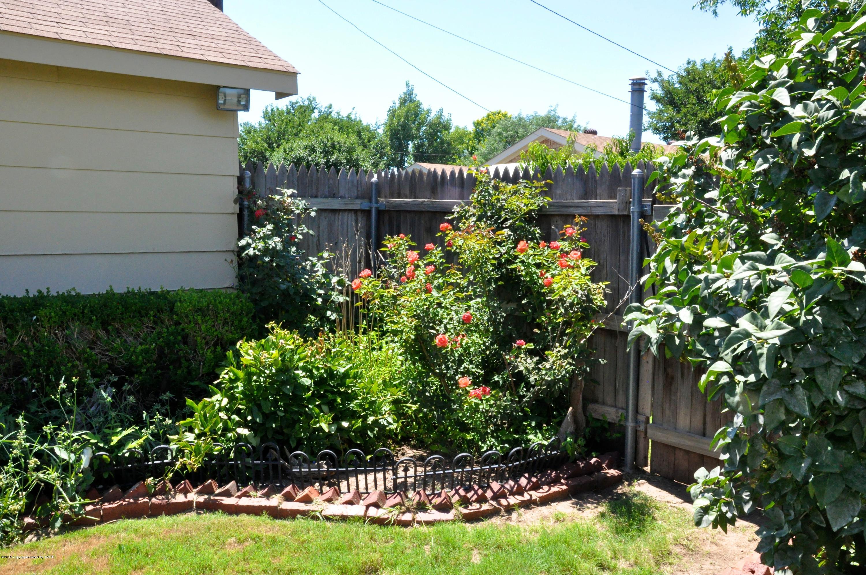 5100 Kirk Drive Amarillo, TX 79110 - Photo 17 of 22 Garden