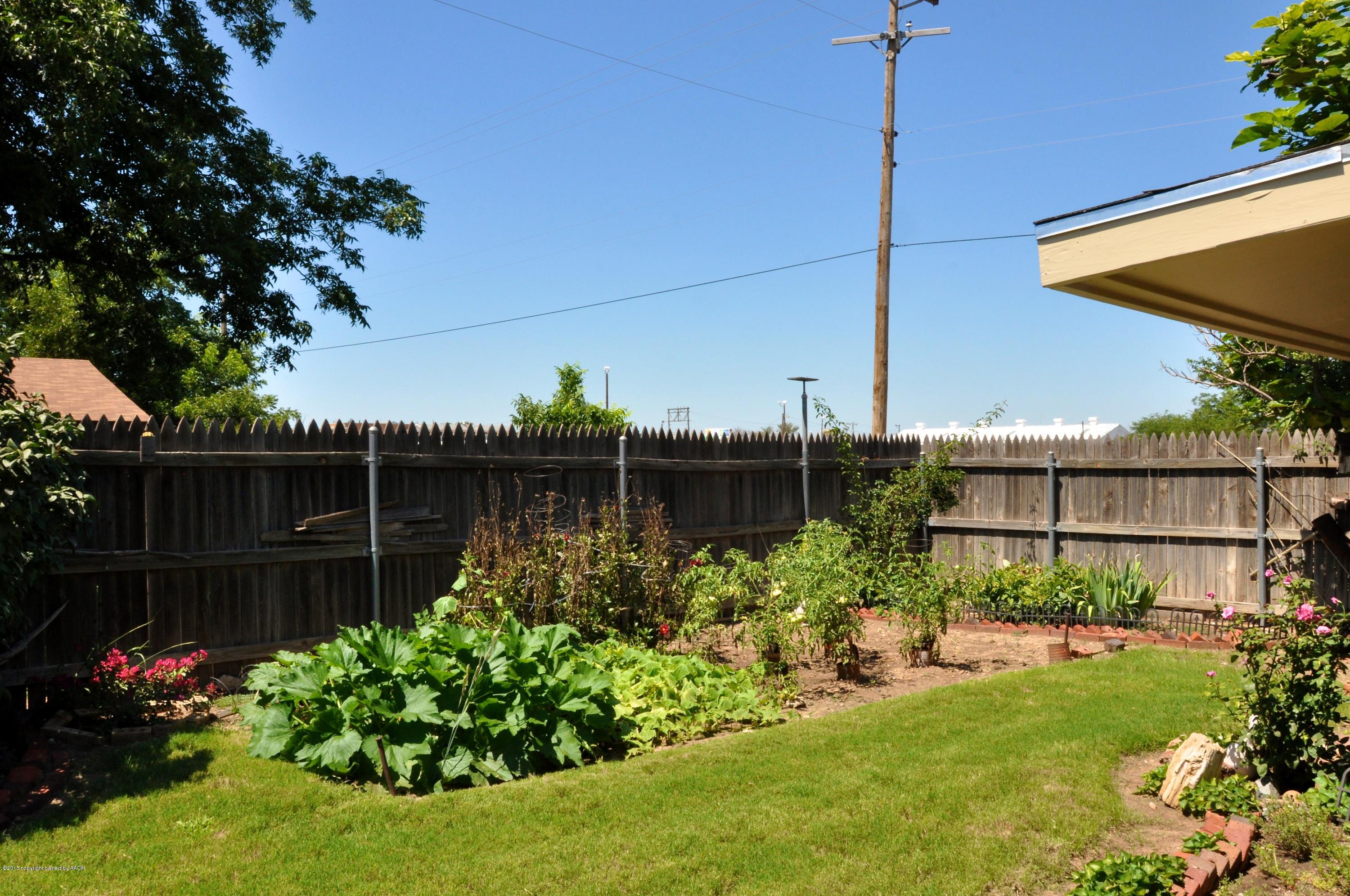 5100 Kirk Drive Amarillo, TX 79110 - Photo 21 of 22 Garden