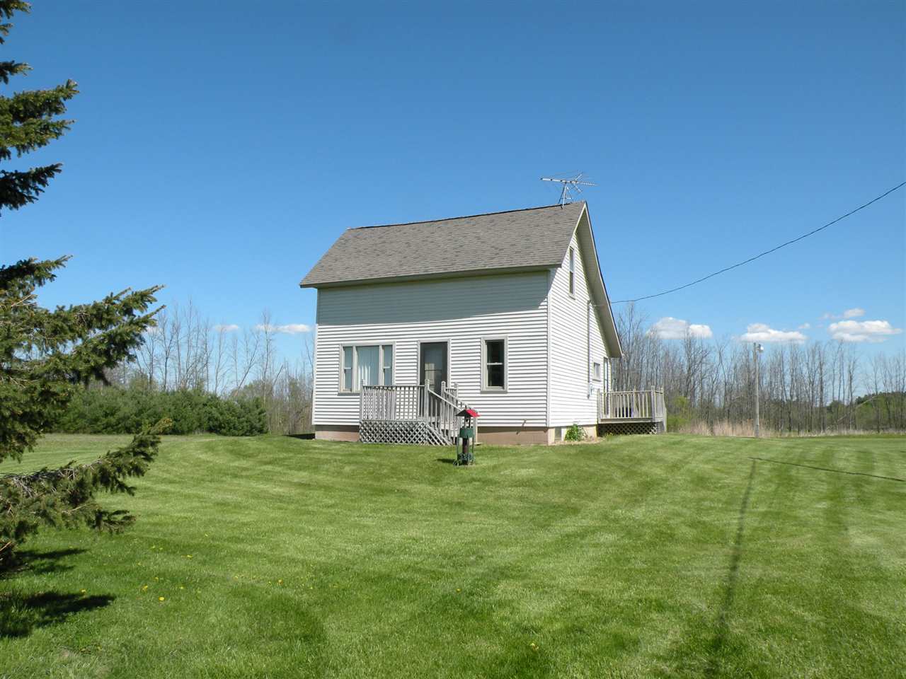1326 Ritchie Road Gladwin, MI 48624 - Photo 3 of 15 1815847-2.JPG