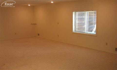 153 Timber Ridge Drive Vassar, MI 48768 - Photo 8 of 10 20181647-7.JPG