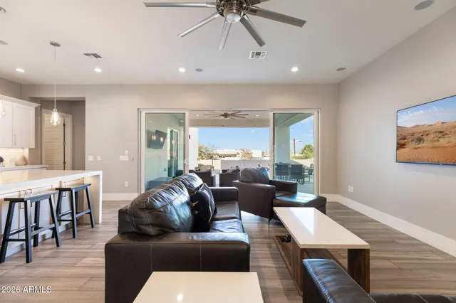 $869,900 | 2252 East South Mountain Avenue, Phoenix, AZ 85042