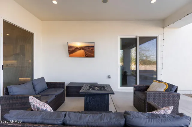 $869,900 | 2252 East South Mountain Avenue, Phoenix, AZ 85042